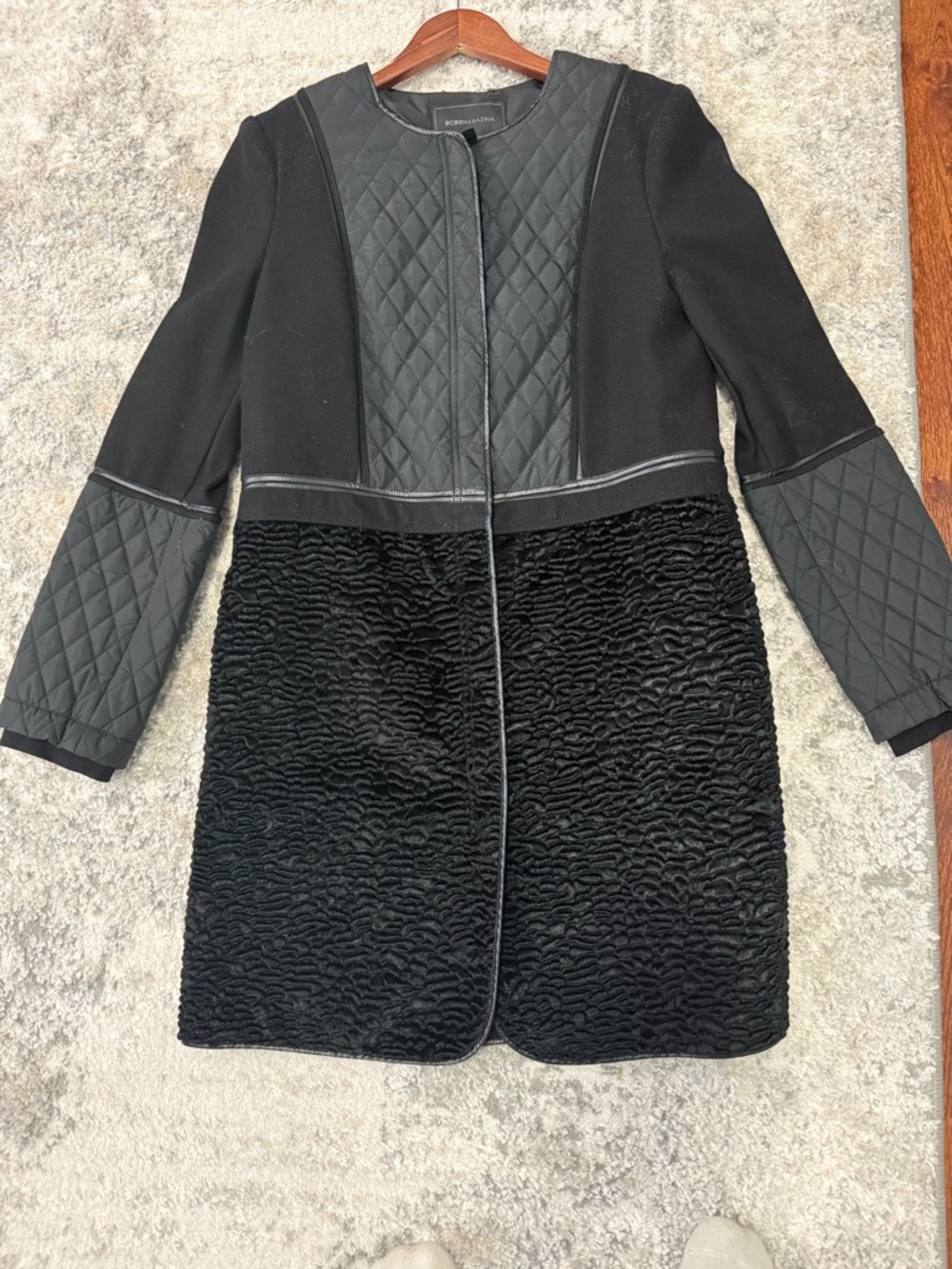BCBGMaxAzria Black Mixed-Texture Quilted & Faux-Fur Trench Coat